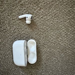 **** left AirPod PRO only generation one with case******